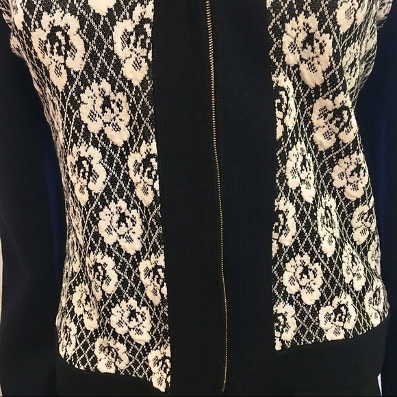 ST. JOHN KNIT JACKET SIZE 6 MINT CONDITION - Picture 7 of 10